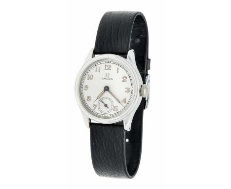 Omega Herrenuhr Handaufzug, läuft, weißes Zifferblatt mit arab. Leuchtziffern und Zeigern, kleine Sekunde an 6 Uhr, Stahlgehä