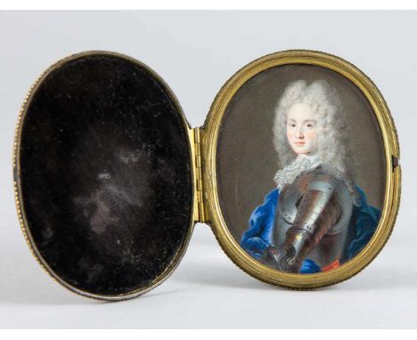 Miniaturmaler um 1720, ovales Herrscherportrait eines Mannes mit Allongeperücke im Harnisch und blauem Mantel. Wohl Tempera a