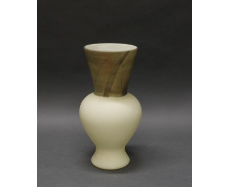 Vase, "Re Regina Principe", Murano, Venini, 1998, Rodolfo Dordoni, farbloses Glas, crèmefarben überfangen, runder Stand und o