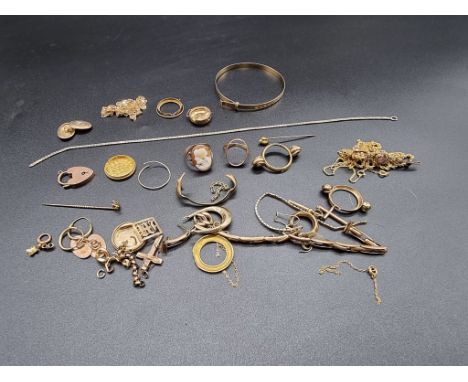 A quantity of 9ct gold, .375 and yellow metal jewellery,&nbsp;approximately 76g; together with a carved shell cameo ring stam