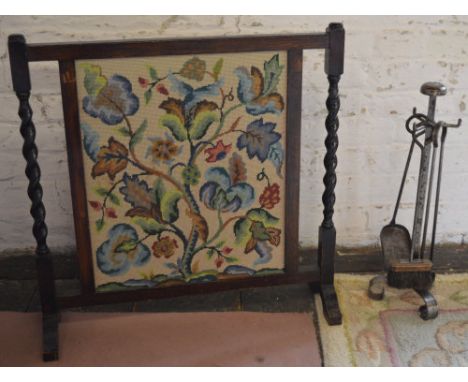 Firescreen and fire companion set
