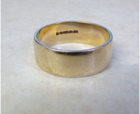 9ct gold wedding band 4.7 g size R