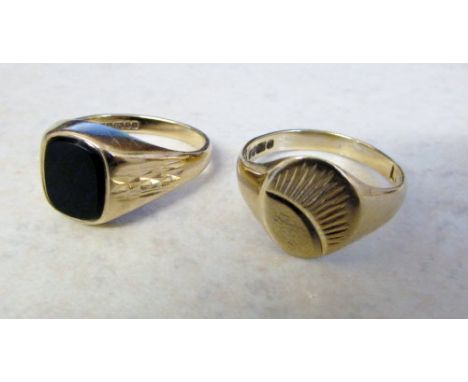2 9ct gold signet rings total weight 6.5 g size O/P and R/S