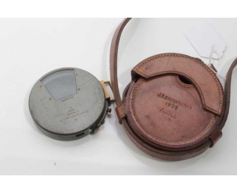 First World War Period Clinometer by Short &amp; Mason dated 1908, numbered 3979, and marked with broad arrow mark, in brown 