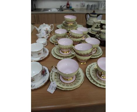 Hammersley fine bone china tea-for-two set with floral decoration, comprising small teapot, two cups, two saucers, milk jug a