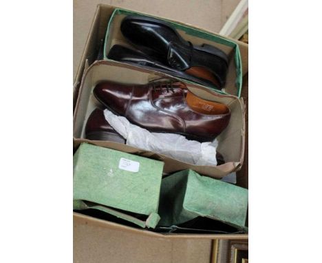 Gentlemen's Vintage British leather shoes. Brogues by Masegrove, other shoes include Loafers , brown lace ups. Mixed sizes.Co