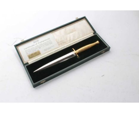 Fine Wilkinson Sword Commando 1940 - 1945 Limited Edition Presentation Dagger, No. 273 of 500, in velvet lined fitted case wi