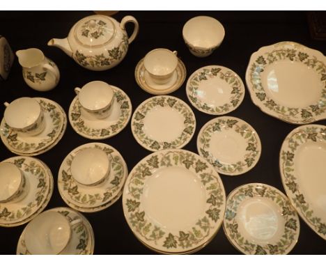 Wedgwood part dinner service Santa Clara pattern  CONDITION REPORT: First quality, light cutlery marks to plates but no damag