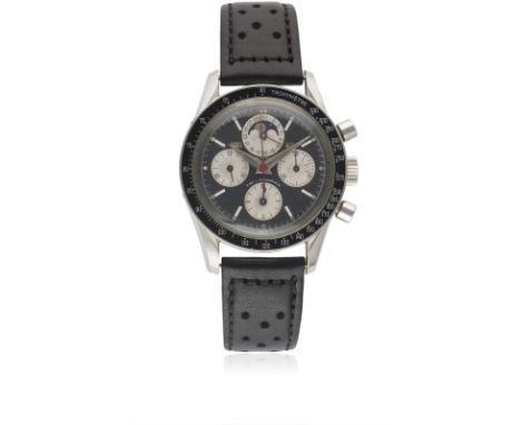 A GENTLEMAN'S STAINLESS STEEL UNIVERSAL GENEVE TRI COMPAX MOONPHASE TRIPLE CALENDAR CHRONOGRAPH WRIST WATCHCIRCA 1968, REF. 8