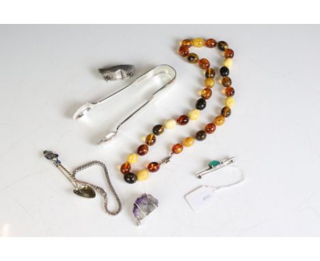 A small group of mixed collectables to include costume jewellery, silver jewellery and sugar tongs. 