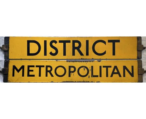 London Underground O/P/Q-Stock enamel CAB DESTINATION PLATE reading 'District' on one side and 'Metropolitan' on the other. B