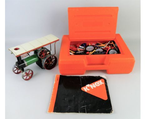 Mamod Steam Traction engine, 27cm long and a K-Nex case of construction items with booklet (2)