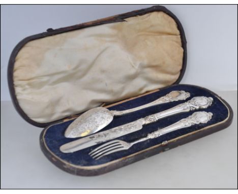 A good silver hallmarked cased knife, fork and spoon set by Joseph Gloster, Birmingham, date letter K - 1934. Weight 147g W23