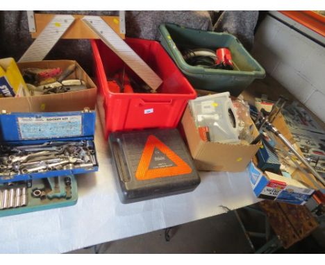 A LARGE SELECTION OF TOOLS 