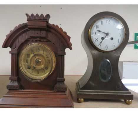 TWO VINTAGE MANTLE CLOCKS TO INCLUDE A BALLOON CLOCK 