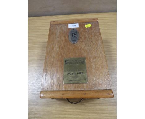 A VINTAGE BOXED ROLLS ROYCE ENTHUSIASTS CLUB ETCHED SET OF SIX WHISKY GLASSES 