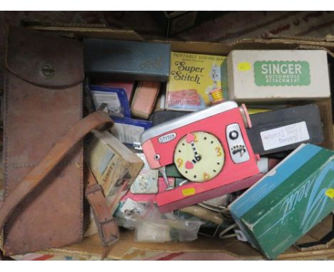 A TRAY OF ASSORTED SEWING MACHINE ACCESSORIES ETC TO INCLUDE A BOXED TOUCH &amp; SEW BY SINGER DELUXE ZIGZAG SEWING MACHINE M