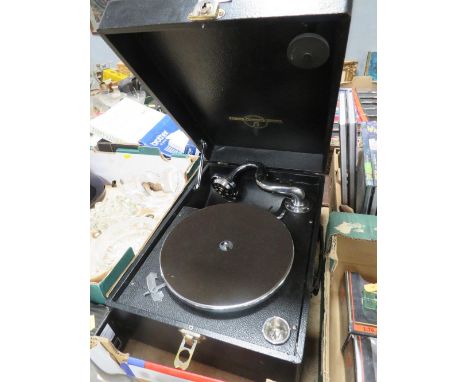 A VINTAGE COLUMBIA RECORD PLAYER 