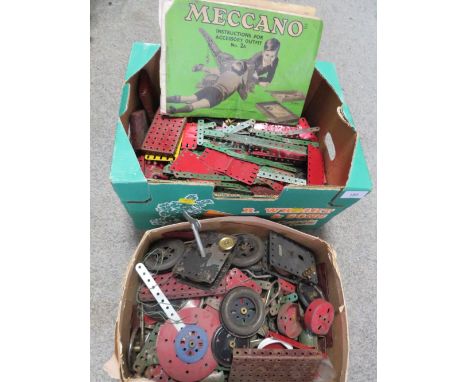 TWO SMALL TRAYS OF VINTAGE MECCANO 