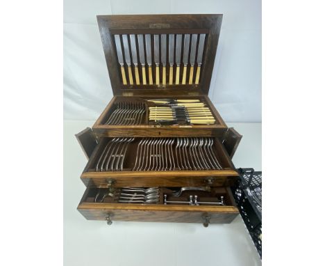12 places setting (109 piece) Silver plated Canteen of Cutlery - Gladwin Ltd, Sheffield &amp; mixed EPNS&nbsp;

Condition Rep