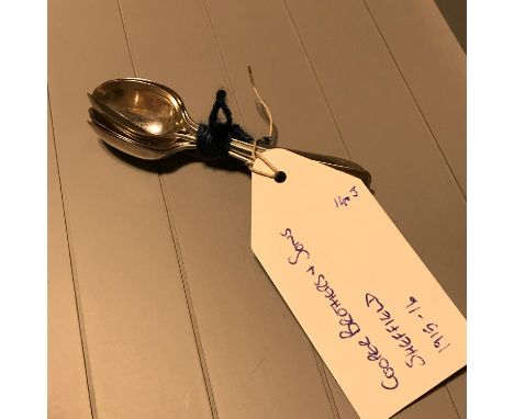 A Lot of 6 Sheffield silver tea spoons by Cooper Brothers &amp; Sons dated 1916.