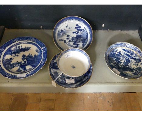 Five pieces of 18th Century blue and white pearl ware, each decorated with Chinese landscape scenes, diameter of largest item