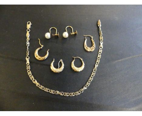 A 9k gold bracelet, together with, 9k gold and pearl screw back earrings, two pairs of 9k gold hoops, weight approx. 6g (3)