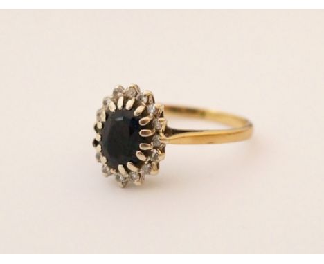 SAPPHIRE AND DIAMOND CLUSTER RING
on nine carat gold shank, ring size M