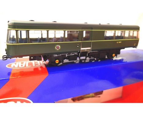 Heljan Park Royal Mailbus, Green, Speed Whiskers, in excellent condition, boxed. P&amp;P Group 1 (£14+VAT for the first lot a