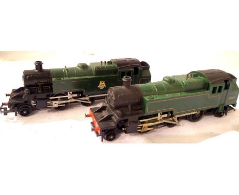 Two Triang 2.6.2. Tanks, Green 82004, both in fair to good condition, rubs, replacement decals, coupling missing etc, unboxed