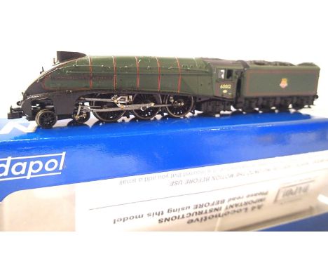 Dapol N Gauge A4 Class 60012 Commonwealth Of Australia, BR Green, Early Crest, in very good to excellent condition, one front