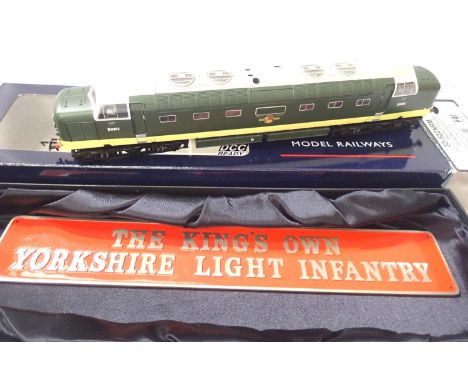Bachmann 32-522 N.R.M., Deltic 90002, Kings Own Yorkshire Light Infantry, Two Tone Green, missing nameplates/detail pack, com