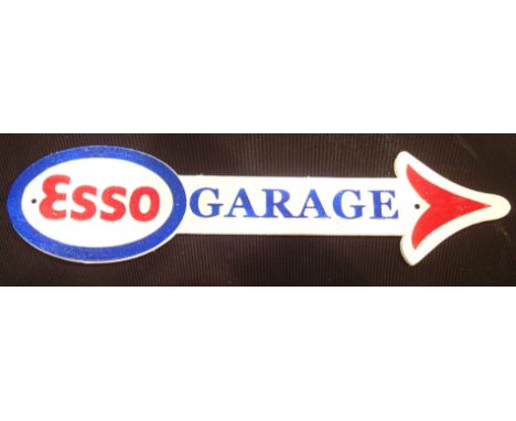 Esso Garage modern cast iron wall mounting arrow, L: 46 cm. P&amp;P Group 2 (£18+VAT for the first lot and £3+VAT for subsequ