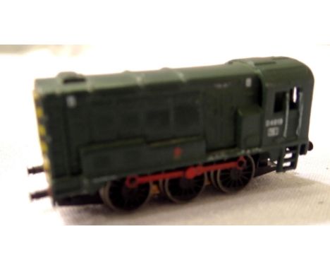 N Gauge Farish 08 Diesel Green, in fair condition, missing one front steps, couplings, chips etc, box fair,  no paperwork. P&