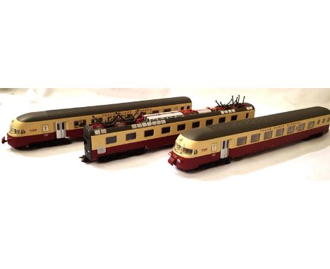 Rivarossi H.O. Scale three car electric Gottardo set, three rail, T.E.E. Livery, Red/Cream, in excellent condition missing pa