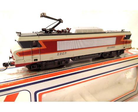 Lima 208045LG, S.N.C.F. electric Bo-Bo locomotive BB15063, in very good to excellent condition, box good. P&amp;P Group 1 (£1