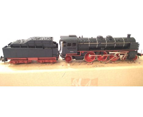 Marklin H.O. scale 4.6.2. and tender 18-601, Black/Red D.B. Livery in very good to excellent condition, missing motion work s