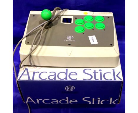 Boxed Dreamcast Arcade stick. P&amp;P Group 2 (£18+VAT for the first lot and £3+VAT for subsequent lots) 