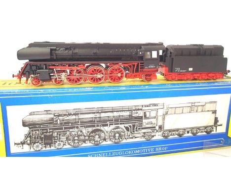 Piko 4.6.2. and tender BR01 locomotive, 01-0503-1, D.B. Black/Red in very good to excellent condition, steps detached (presen