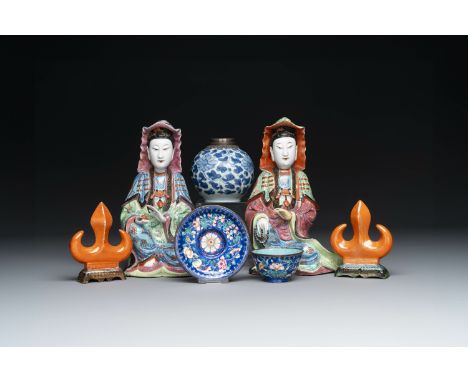 A varied collection of seven pieces of Chinese porcelain and Canton enamel, Kangxi and laterH.: 22,5 cm (the Guanyin figures)