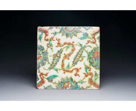 An Iznik tile with floral and cloud-band design, Turkey, 2nd half 16th C.Dim.: 25 x 25 cm Ref.: The Metropolitan Museum, New 