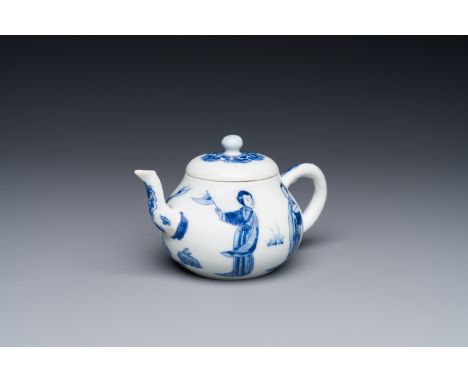 A Chinese blue and white 'Long Eliza' teapot and cover, Chenghua mark, KangxiL.: 12,2 cm - H.: 7 cm