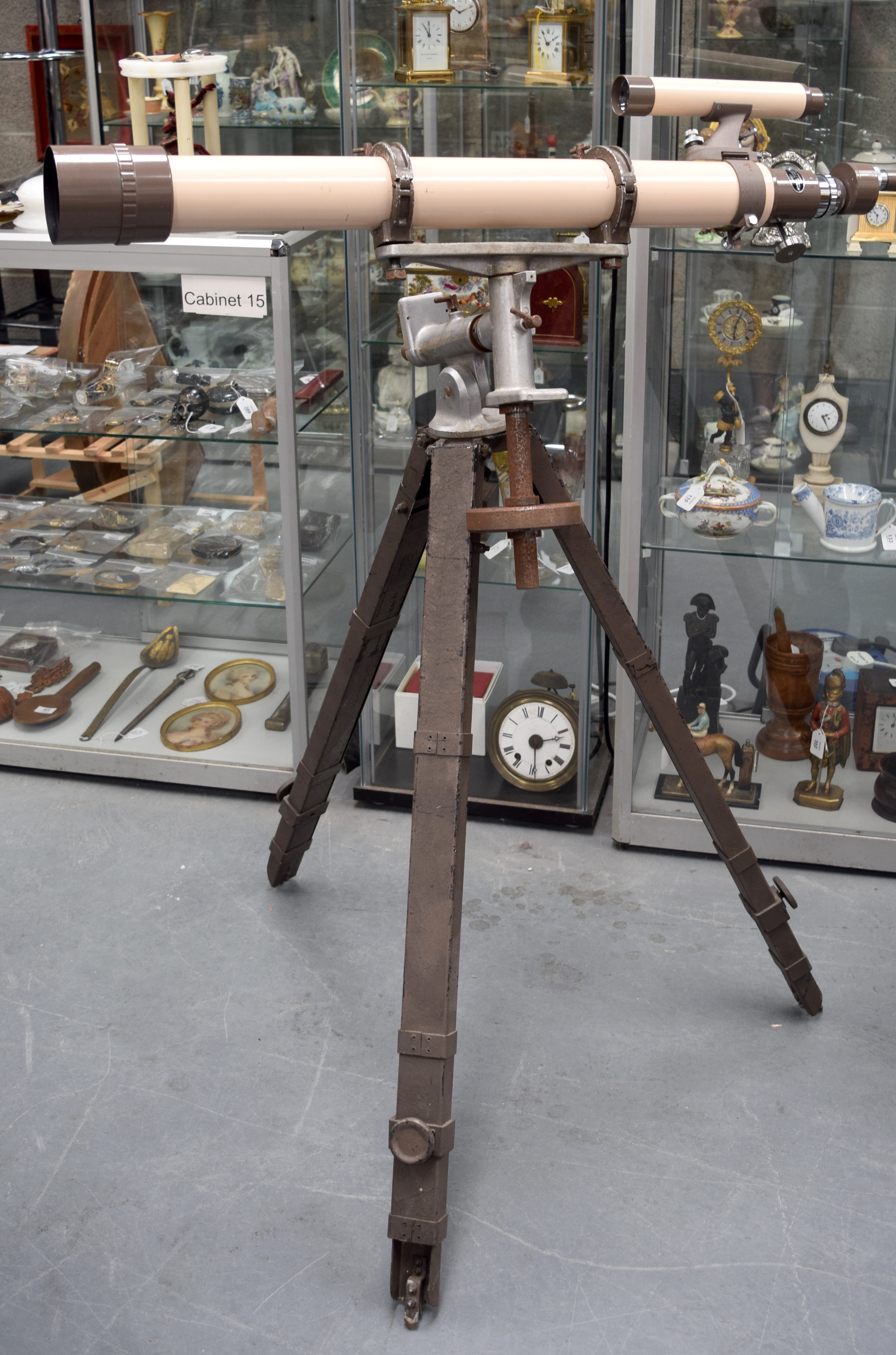 A VINTAGE SWIFT ASTRONOMICAL TELESCOPE, Model no.831, No 653501. 130 cm