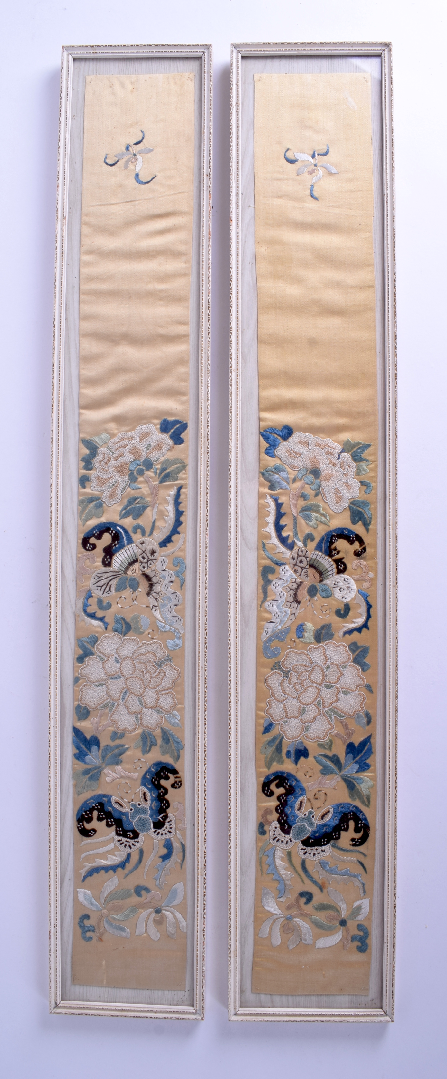 A PAIR OF EARLY 20TH CENTURY CHINESE SILKWORK SLEEVES. Silk 69 cm x 8 cm.