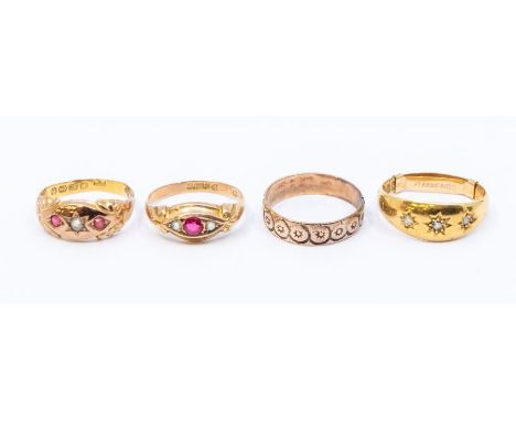 A Victorian 18ct gold and diamond ring star set with three old cut diamonds, (ring clip to shank size approx S1/2, total gros