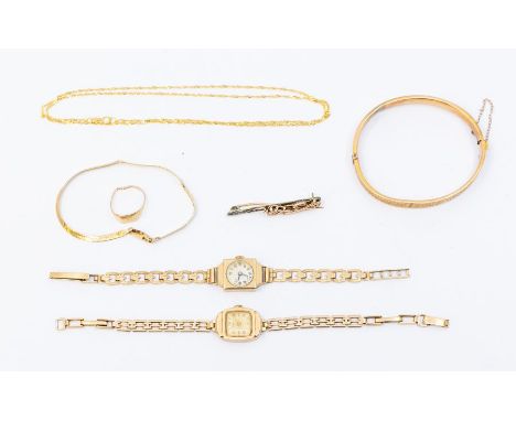 A collection of 9ct gold jewellery to include two 9ct gold ladies vintage wristwatches with 9ct gold bracelet strap, cobin4ed