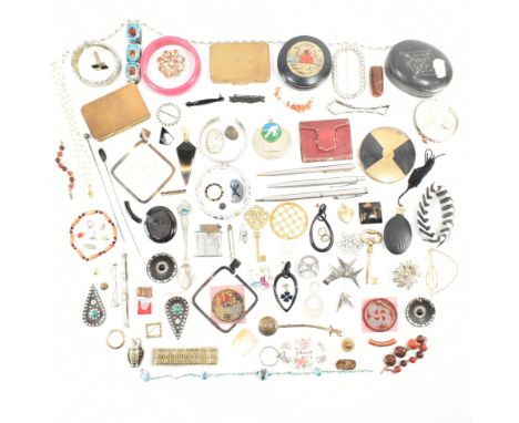 An assorted collection of costume jewellery. The lot to include; 925 silver, pair of earrings, brooch pins, bangles, bracelet