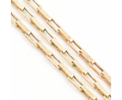 A hallmarked 9ct yellow gold cable link necklace chain. The chain comprised of rectangular cable links &amp; united by a spri