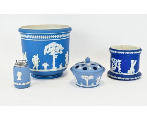 A Collection Of Wedgwood Jasperware Four items in total to include small rosebowl with neoclassical design, small planter and