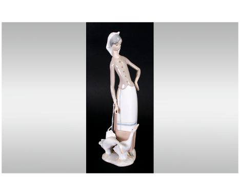 Lladro Figure ' Girl With Geese ' Model Num.1035. Issued 1969-1995. Height 11 Inches. Mint Condition. 